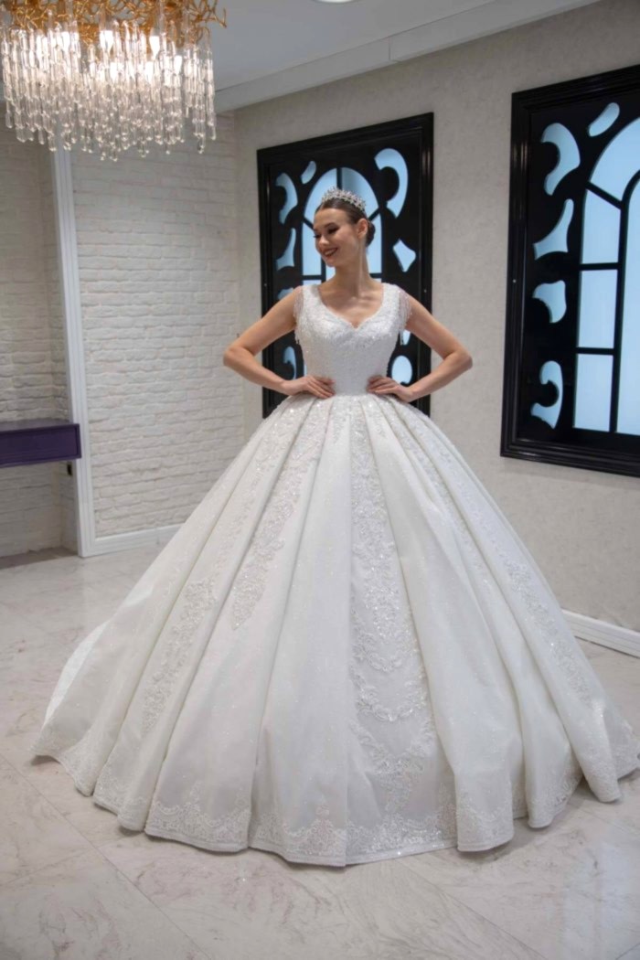 3 Boyutlu Kristal Taş İşlemeli Prenses Gelinlik