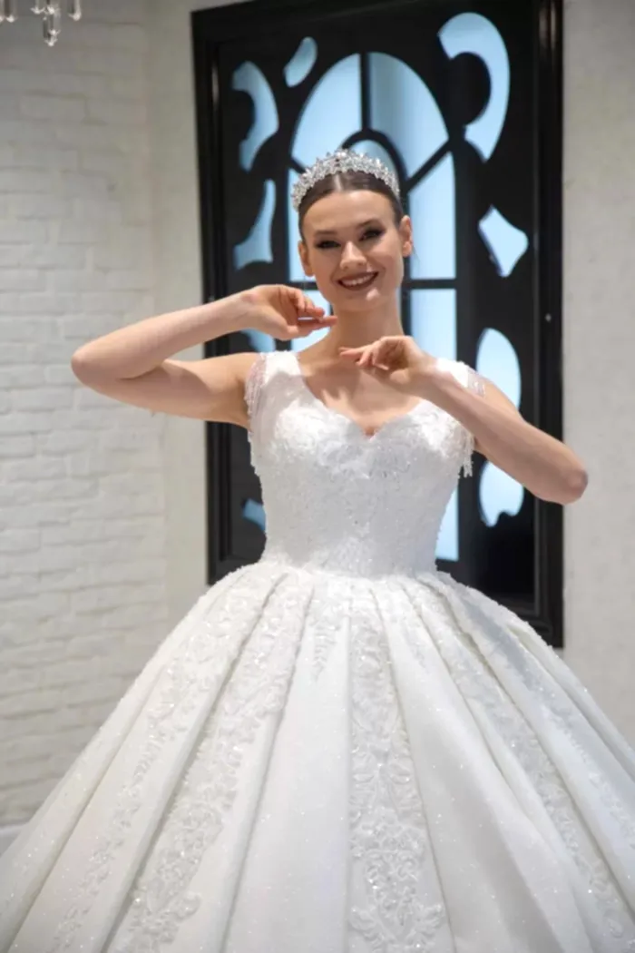 Alternative view of 3 Boyutlu Kristal Taş İşlemeli Prenses Gelinlik