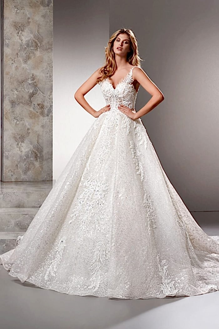 Lazer Kesim İp Askılı Kuyruklu Üç Boyutlu Prenses Gelinlik