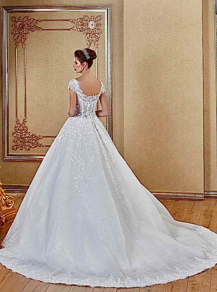 Alternative view of U Yaka Derin Göğüs Dekolteli Korseli Prenses Gelinlik