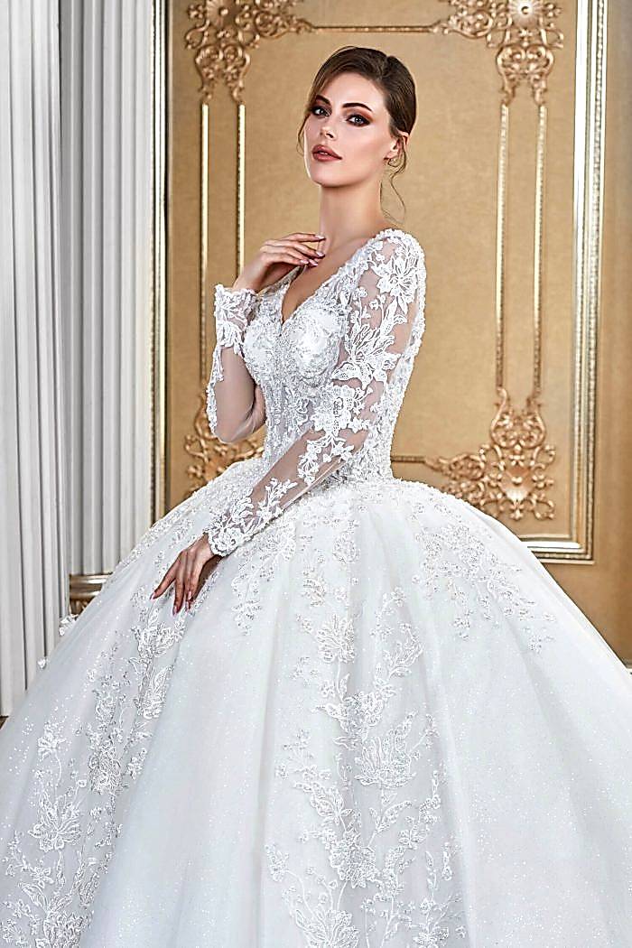 Alternative view of V Yaka Uzun Kollu Transparan Korseli Prenses Gelinlik