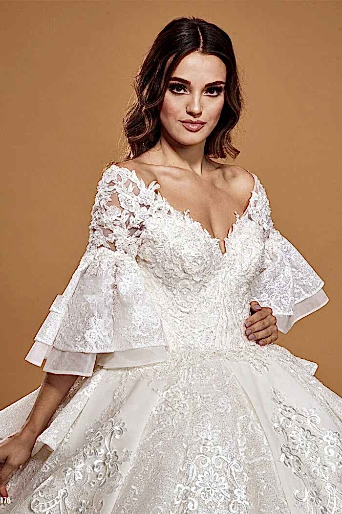 Düşük Omuz İspanyol Kollu Kat Kuyruk Detaylı Prenses Gelinlik