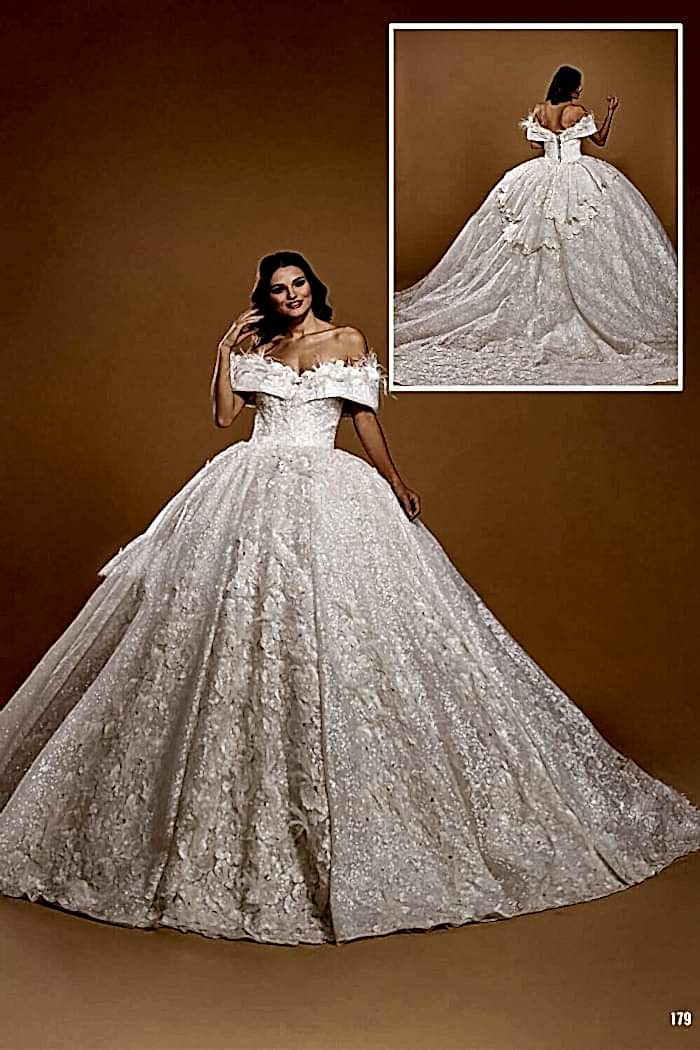 Madonna Yaka Üç Boyutlu Kat Kuyruk Detaylı Prenses Gelinlik