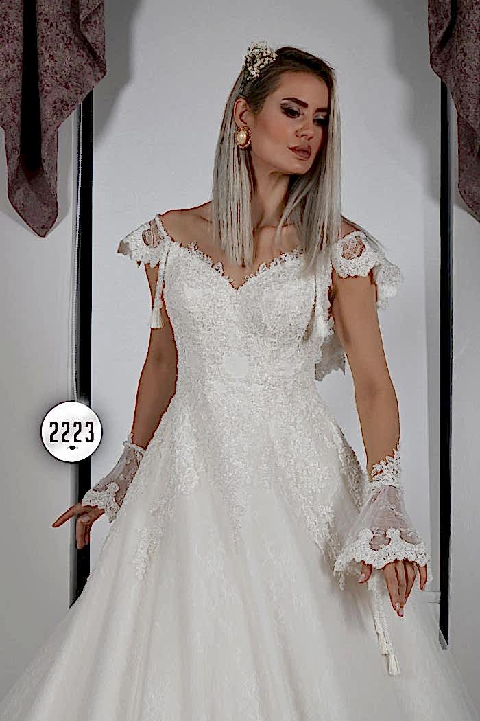 Alternative view of Düşük Omuz Hayal Tül İspanyol Kollu Kuyruklu Prenses Gelinlik