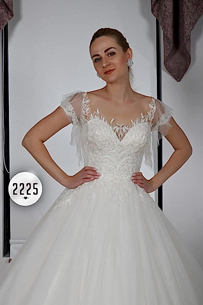 Alternative view of Transparan Kelebek Kol Sırt Dekolteli Kalp Yaka Prenses Gelinlik