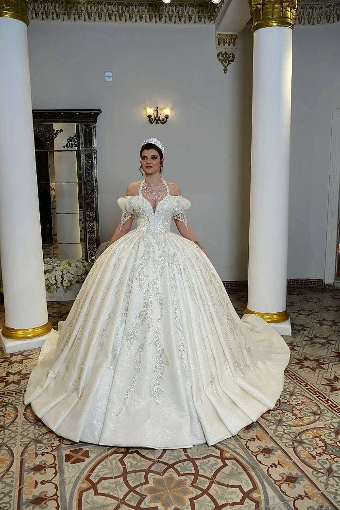 Madonna Yaka Karpuz Kollu Eteği Pileli Balo Tipi Prenses Gelinlik