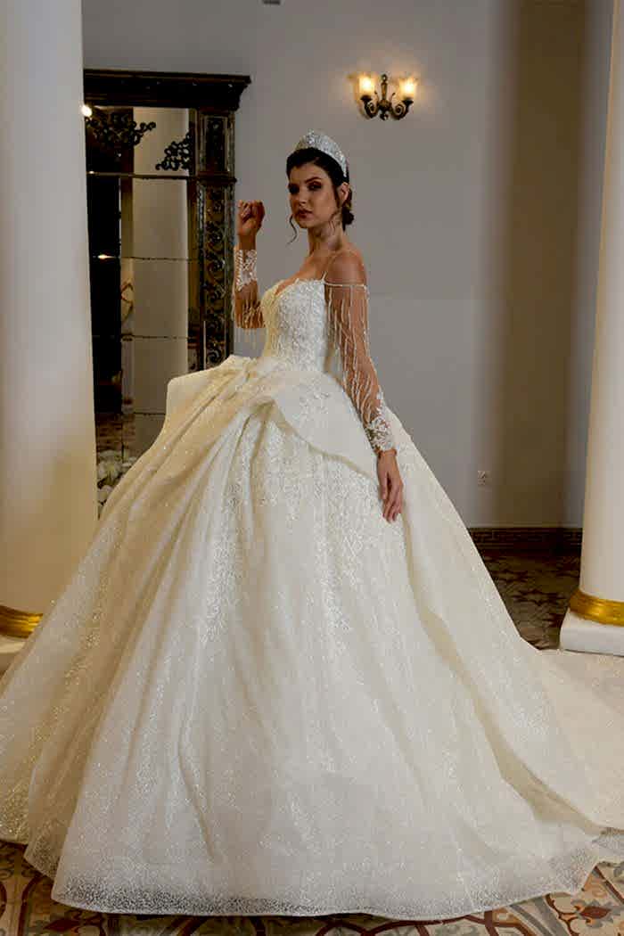 İp Askılı Sarkaç Kol Fiyonk ve Volan Etekli Prenses Gelinlik