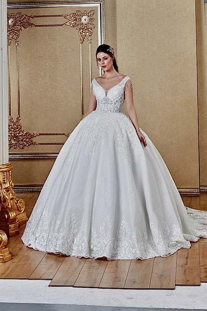 Alternative view of Derin V Yaka Omuz Sarkaçlı Fransız Dantelli Prenses Gelinlik