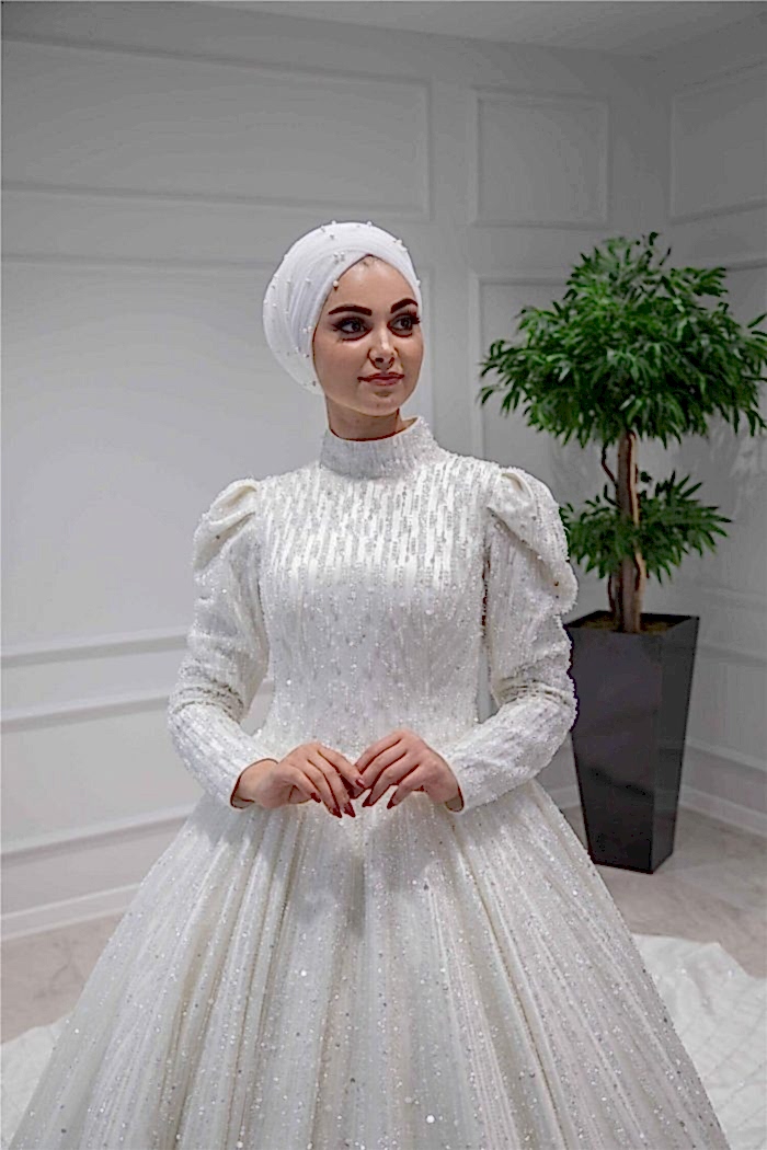 Alternative view of Taş İşlemeli Uzun Kollu A Kesim Tesettür Gelinlik