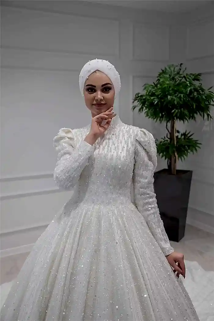 Taş İşlemeli Uzun Kollu A Kesim Tesettür Gelinlik