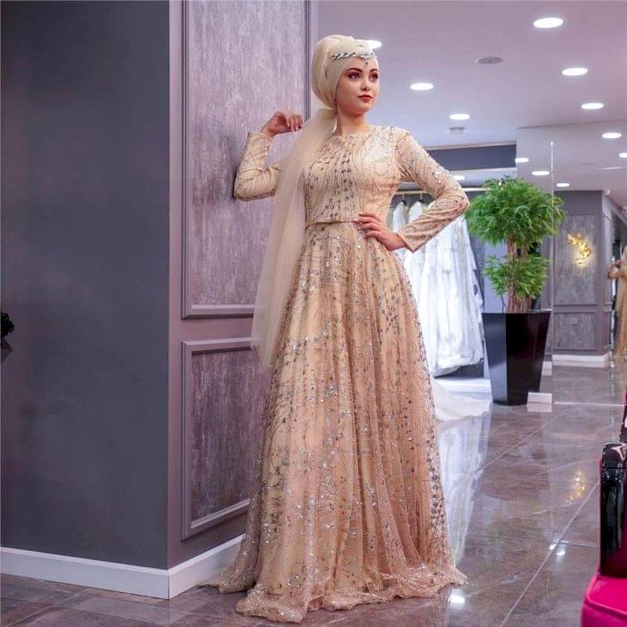 Alternative view of Kristal Taş İşlemeli Krem Tesettür Abiye Elbise