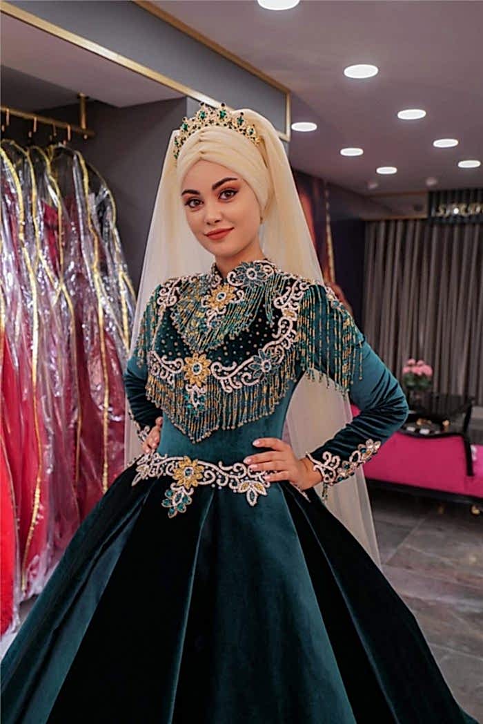 Alternative view of Prenses Model Yeşil Tesettür Nişanlık