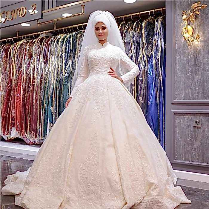 Lez Dantel Üzeri Sarkaç Detaylı Pileli Prenses Tesettür Gelinlik