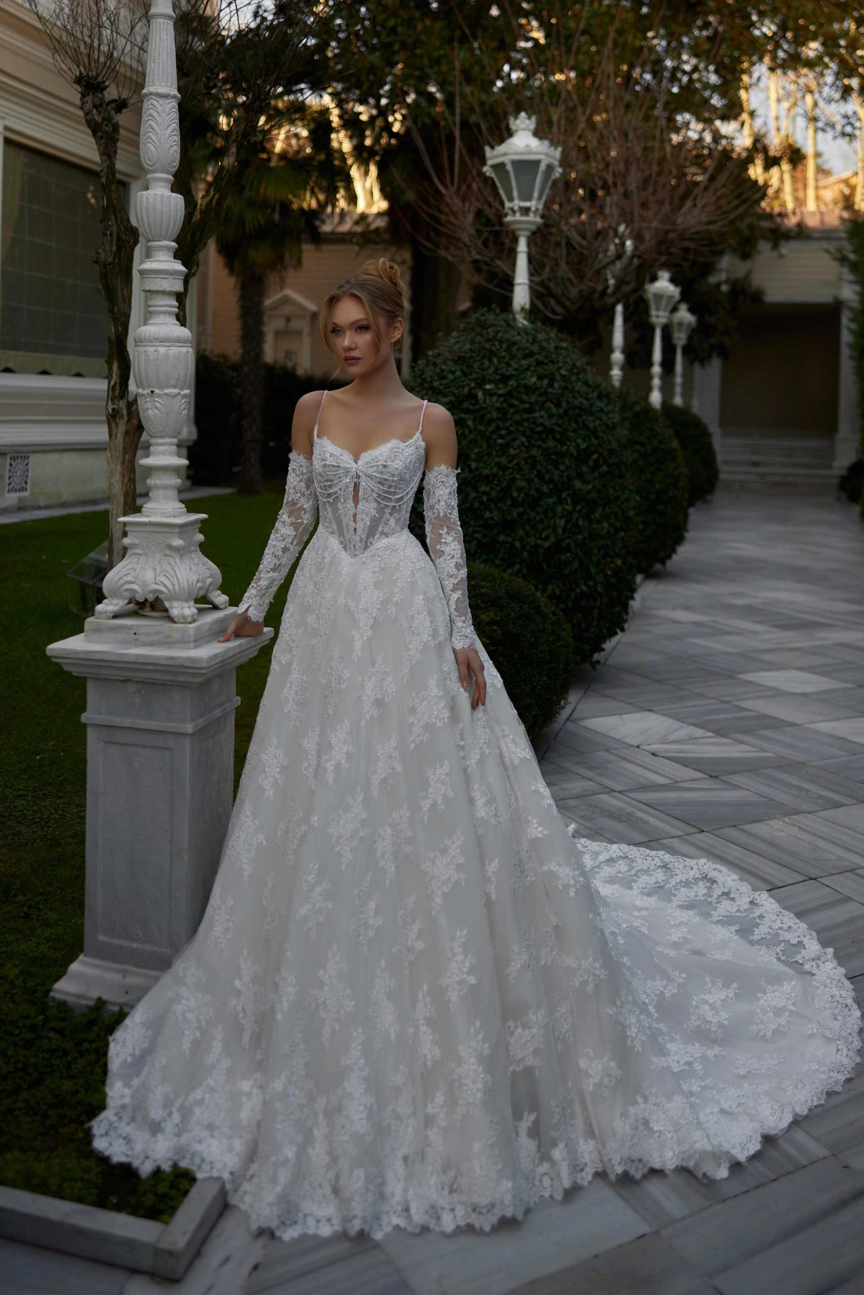 Dantelli Balenli Korsaj Detaylı A Kesim Gelinlik