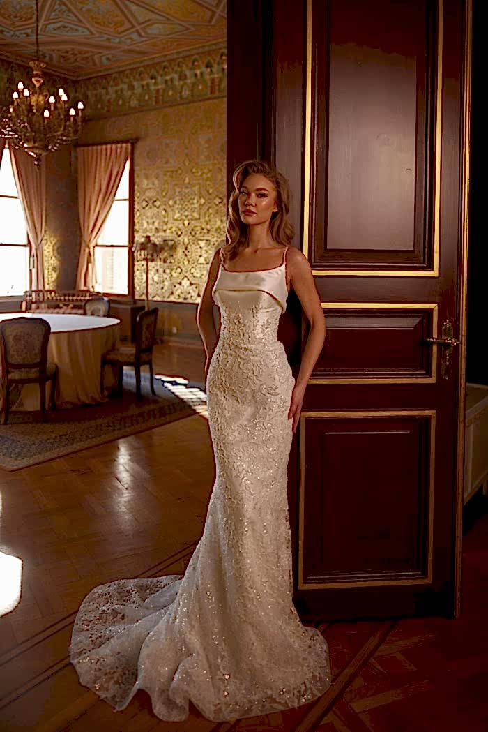 Askılı İşleme Detaylı Saten Balık Gelinlik