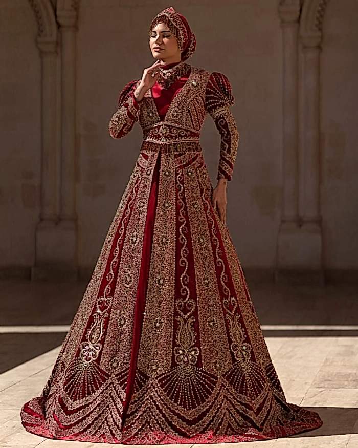 Kırmızı Balon Kollu Taş İşlemeli A Kesim Tesettür Bindallı