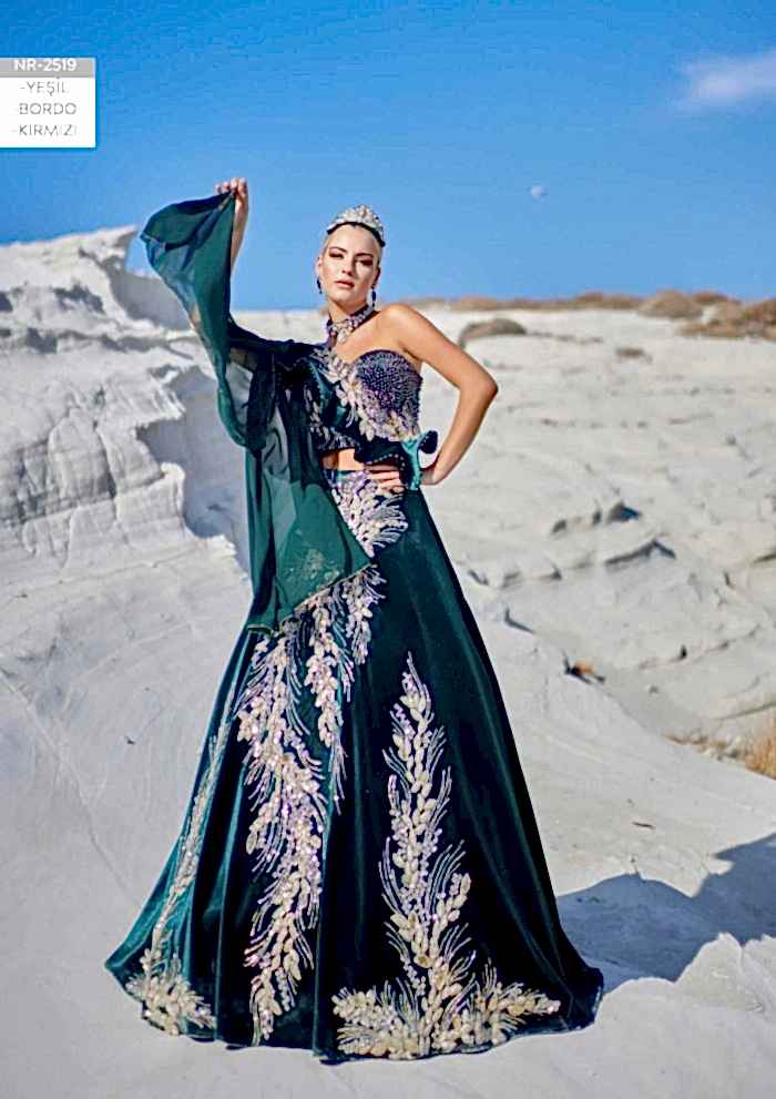 Tül Detaylı Zümrüt Yeşili Taş İşlemeli İki Parça Bindallı