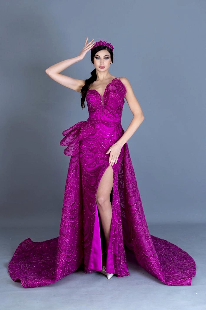 Taş İşlemeli Yırtmaçlı ve Askılı Tasarım Kına Elbisesi