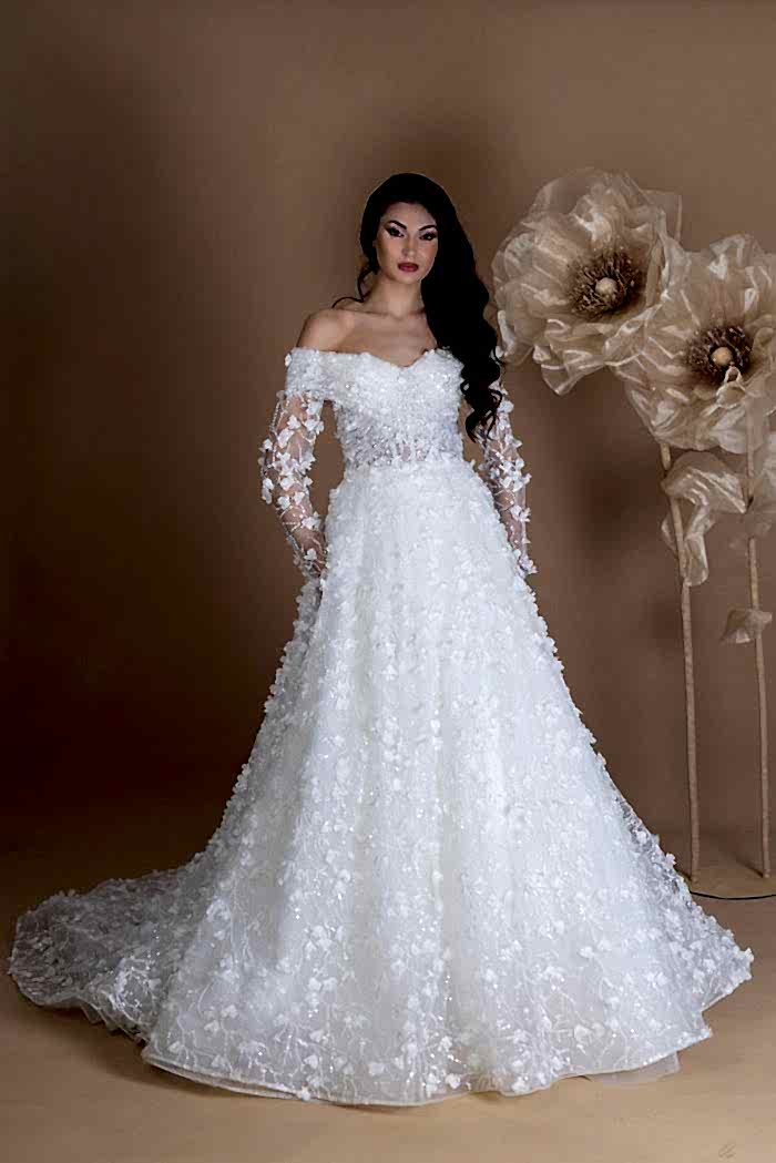 3 Boyutlu Çiçekli Madonna Yaka Gelinlik