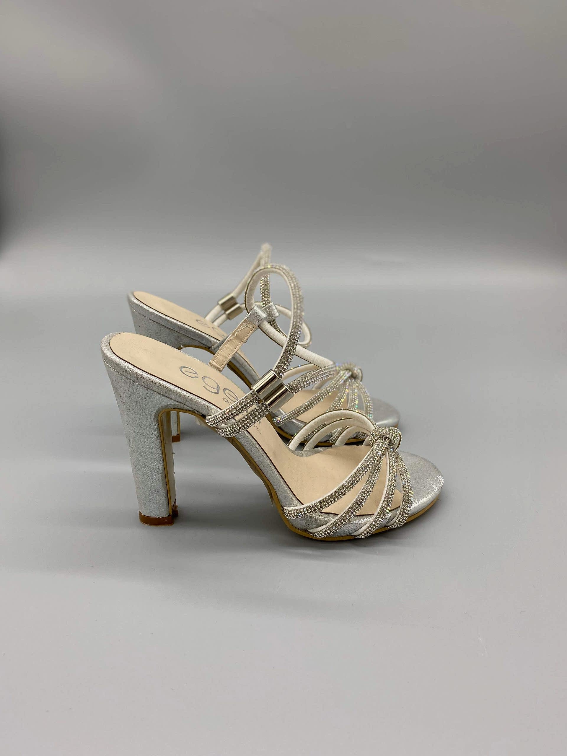 Gümüş Bilekten Ayarlanabilir Taşlı Ayakkabı - Görsel 2