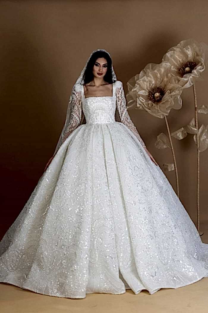 Uzun Kollu Taş İşlemeli Kare Yaka Prenses Gelinlik