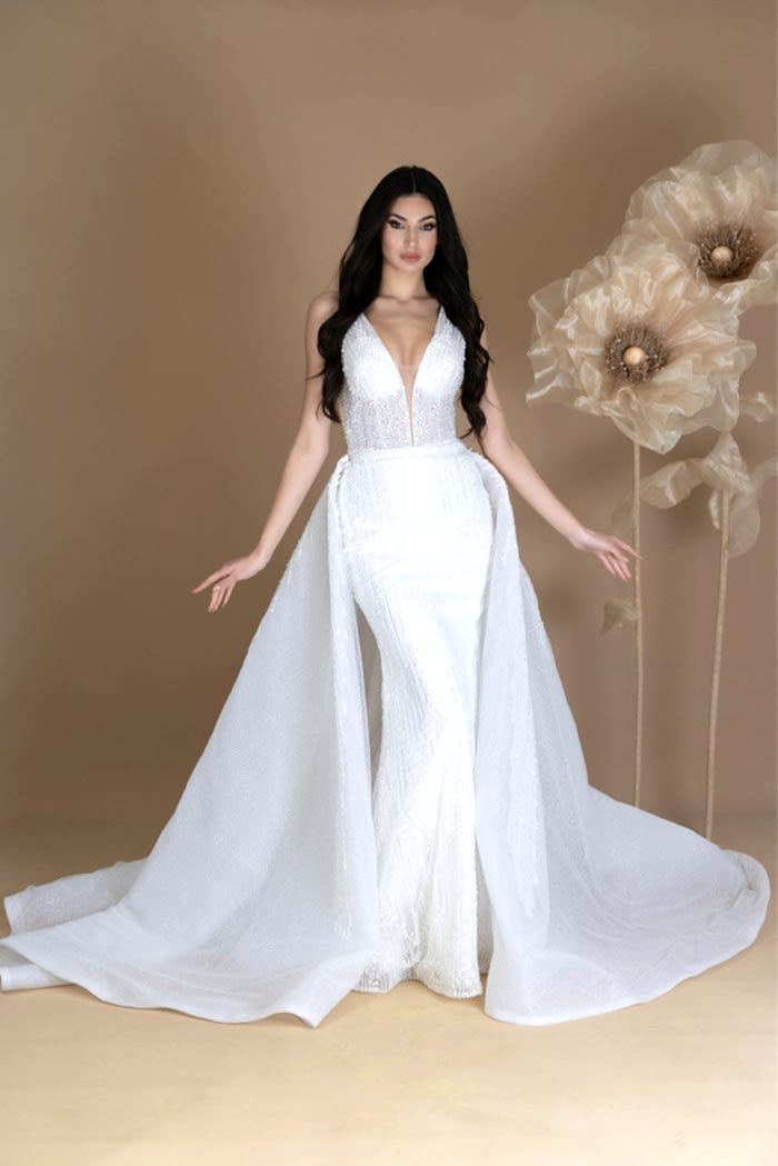 Yoğun Taş İşlemeli Balık Demonteli Gelinlik